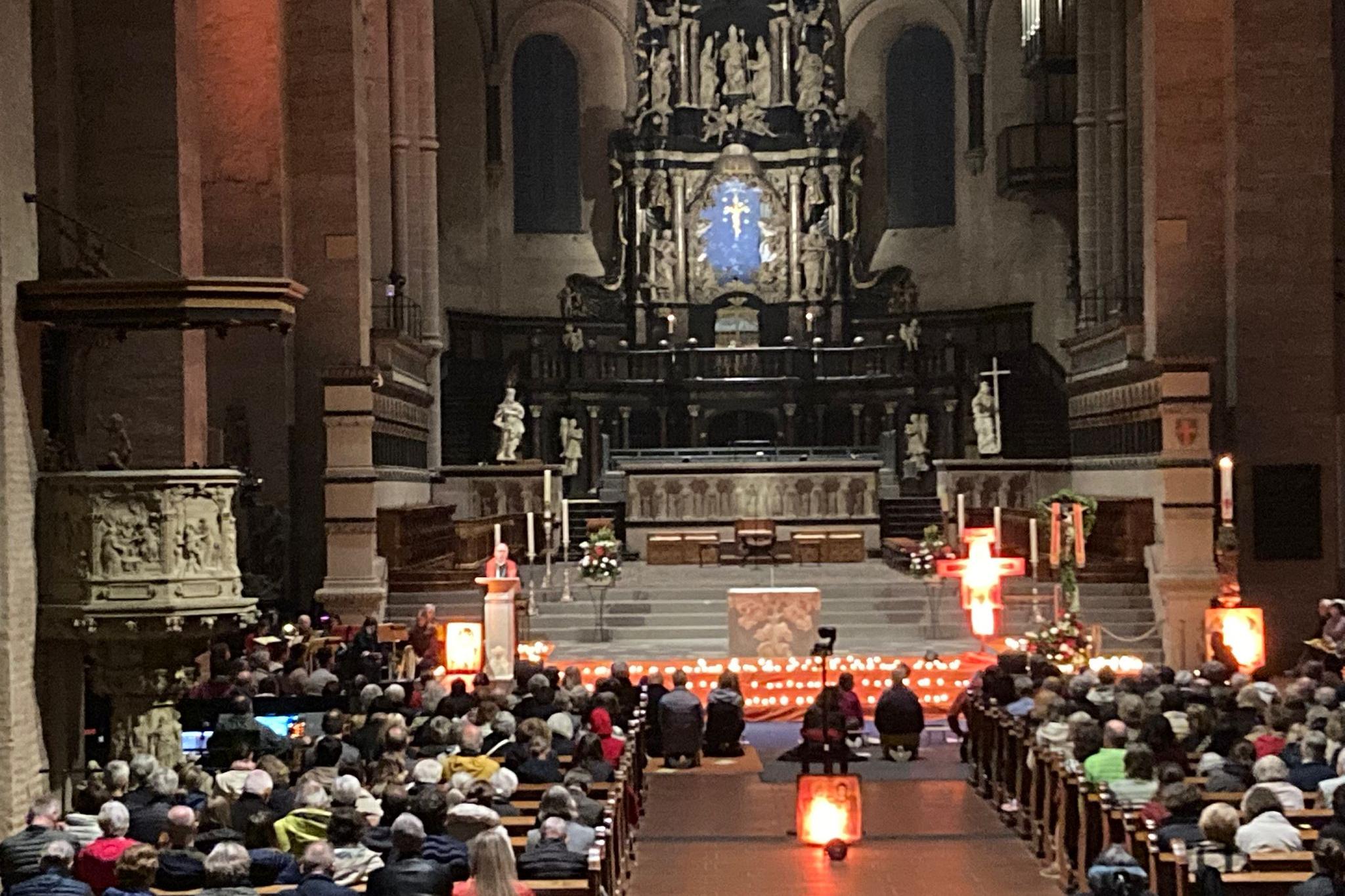 Hl. Messe im Trierer Dom